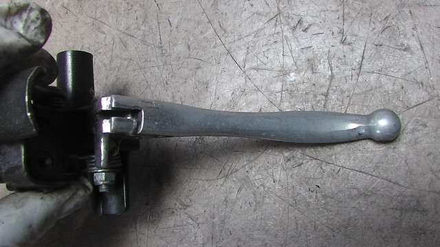 ライブディオZX中期 AF35 の ブレーキレバーホルダー左