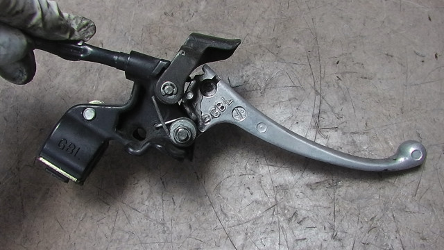 ライブディオZX中期 AF35 の ブレーキレバーホルダー左