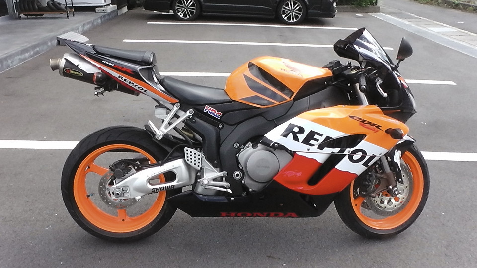 Sc57 Cbr1000rr レプソルカラー