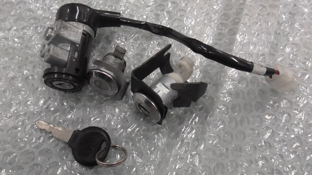 ライブディオZX前期 AF35-1232xxx の キーセット 3/3