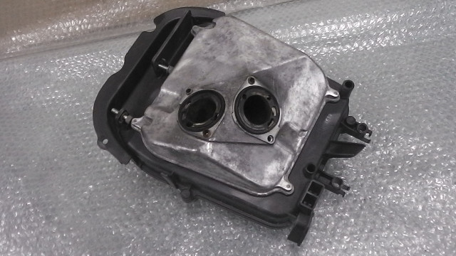 Vtr250 Mc33 1021xxx の エアクリーナーボックス Vtr250 Mc33 1021xxx の エアクリーナーボックス