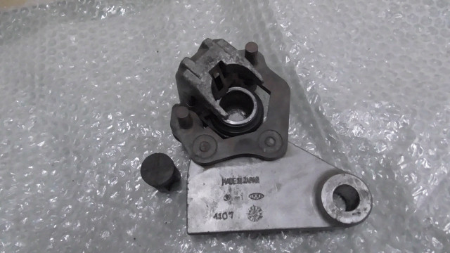 ZZR250 EX250H-054xxx の リア キャリパー 1635296245 中古 ワンピなど最旬ア！