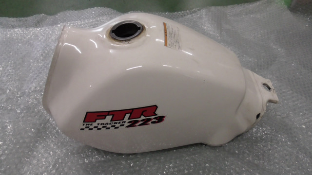 FTR223 MC34 純正 タンク オレンジ 側ヘコミ有り オレンジ