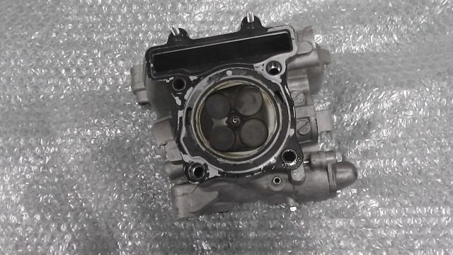 GSX-R125 純正シリンダーヘッド 11100-23K00 - メルカリ