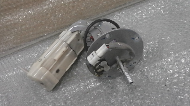 gsr250 ヒューエルポンプ ジャンク扱いです。