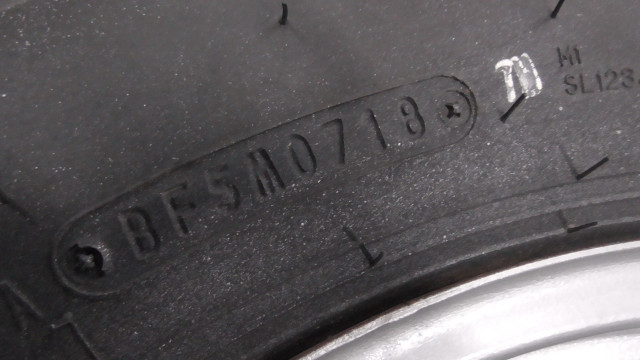 TW225 DG09J ホイール タイヤ付き スポーク綺麗 バリ山 ホイル