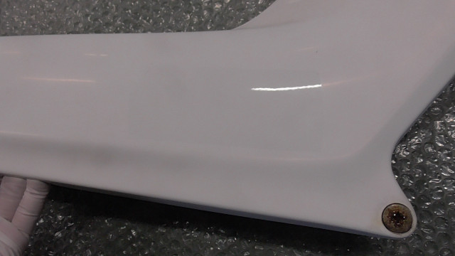 CBR250F MC14-1000xxx の サイドカウル 右 傷