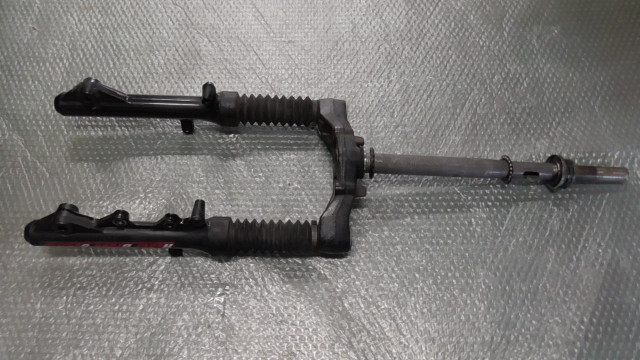 シグナス-X SE12J-700xxx の フロントフォーク