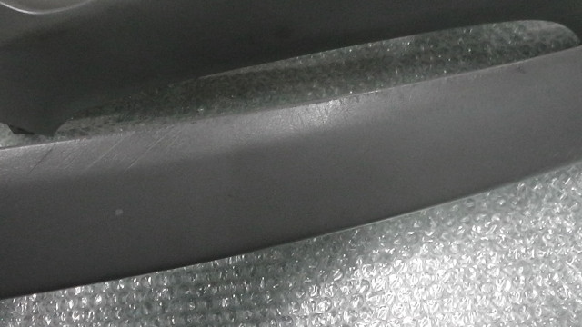 ジョグ トランク SA12J の フロントフェンダー 傷