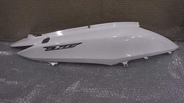バイクパーツ　ディオ110　JF31　の　ボディカバー　左右　傷 *1677724198　