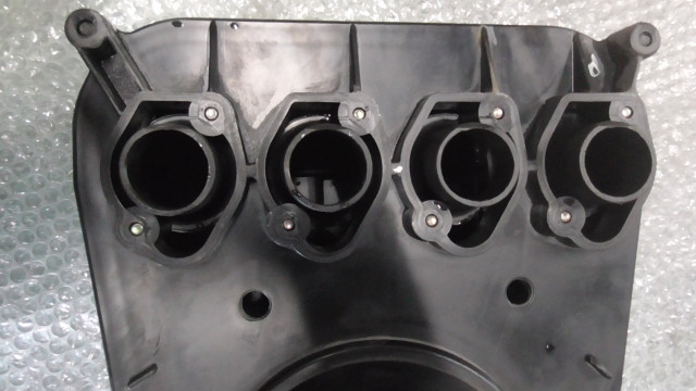 バリオス ZR250A の エアクリーナーボックス