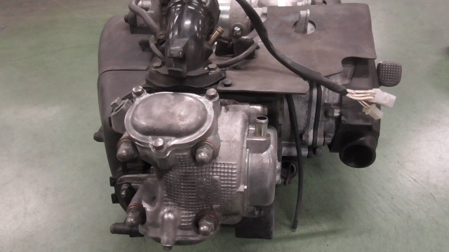 シグナス-X SR LPRSE29105A304xxx の エンジン 赤ファン