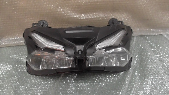 CBR250RR MC51-1000xxx の ヘッドライト 割れ