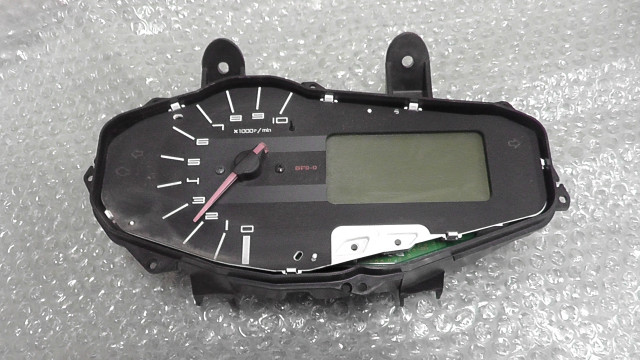 シグナス２型社外デジタルタコメーター急ぎです 話早い方値下げします シグナスX用 社外メーター 中古美品 飛ばせ