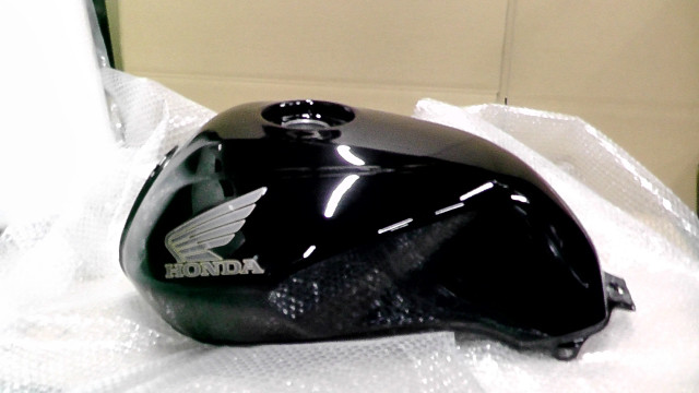 HONDA CB400SF NC42燃料タンク HONDA CB400SF NC42 前期用 燃料タンク(CB400SFとはどんな
