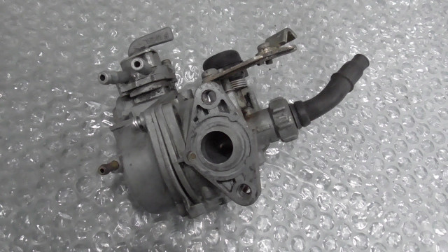 カブ50 C50-9805xxx の キャブレター